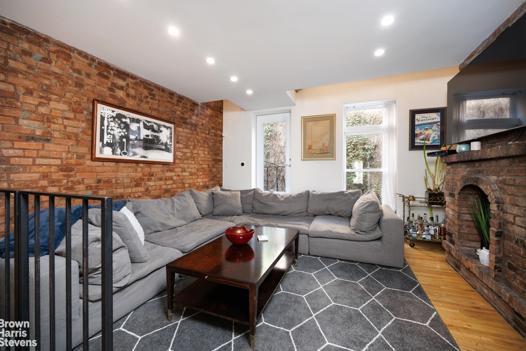 Photo 1 of 45 Horatio Street 2, West Village, NYC, $11,000, Web #: 22301998