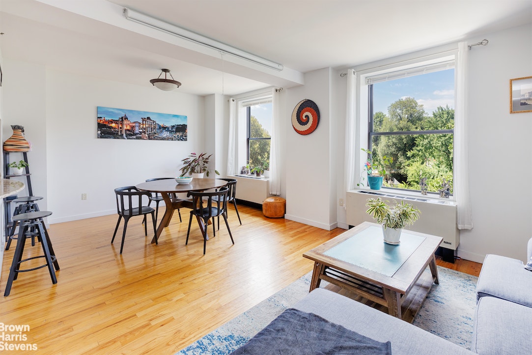 Photo 1 of 125 Central Park N 4B, Harlem, NYC, $4,250, Web #: 22608267
