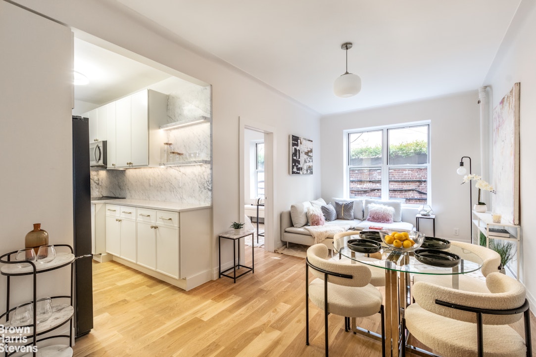 Photo 1 of 943 President Street 1R, Brooklyn, New York, $1,095,000, Web #: 22900917