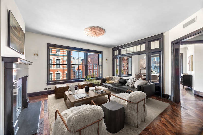 211 Elizabeth Street 5N, Nolita, Downtown, NYC - 2 Bedrooms  
2 Bathrooms  
5 Rooms - 