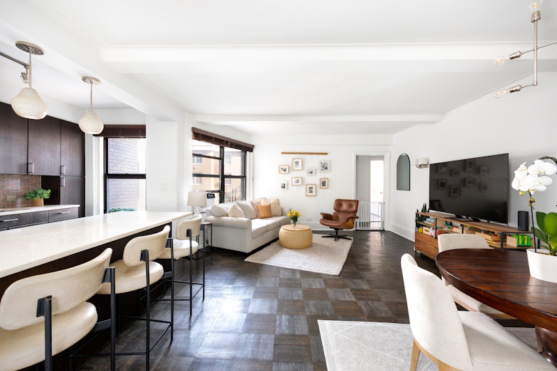 35 West 92nd Street 7A, Upper West Side, Upper West Side, NYC - 2 Bedrooms  
2 Bathrooms  
4 Rooms - 