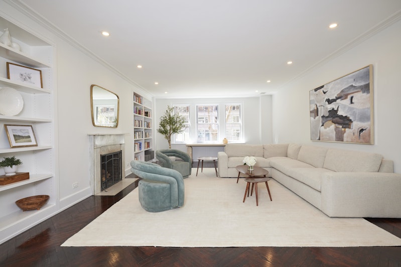 117 East 72nd Street 2W, Upper East Side, Upper East Side, NYC - 4 Bedrooms  
3 Bathrooms  
7 Rooms - 